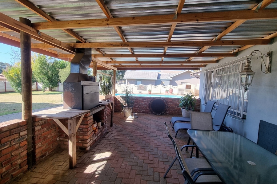 3 Bedroom Property for Sale in Meiringspark North West